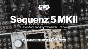 Titelbild des Sequenzer5 Modular-Systhesizer treffen mit einem Eurorack-System im Hintergrund